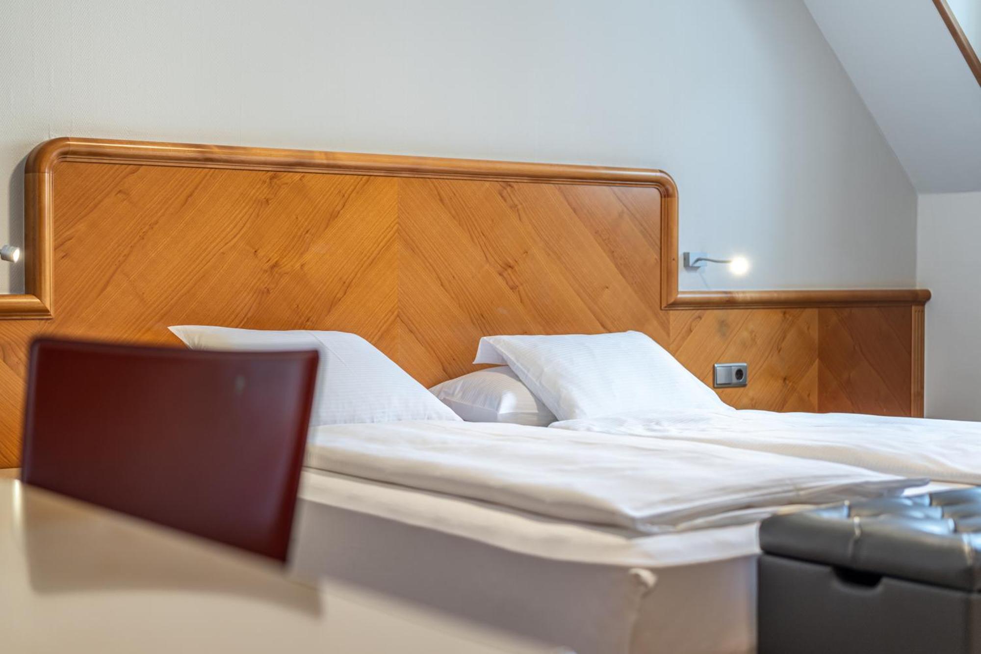 Hotel Neue Post I Self Check-In İnnsbruck Oda fotoğraf