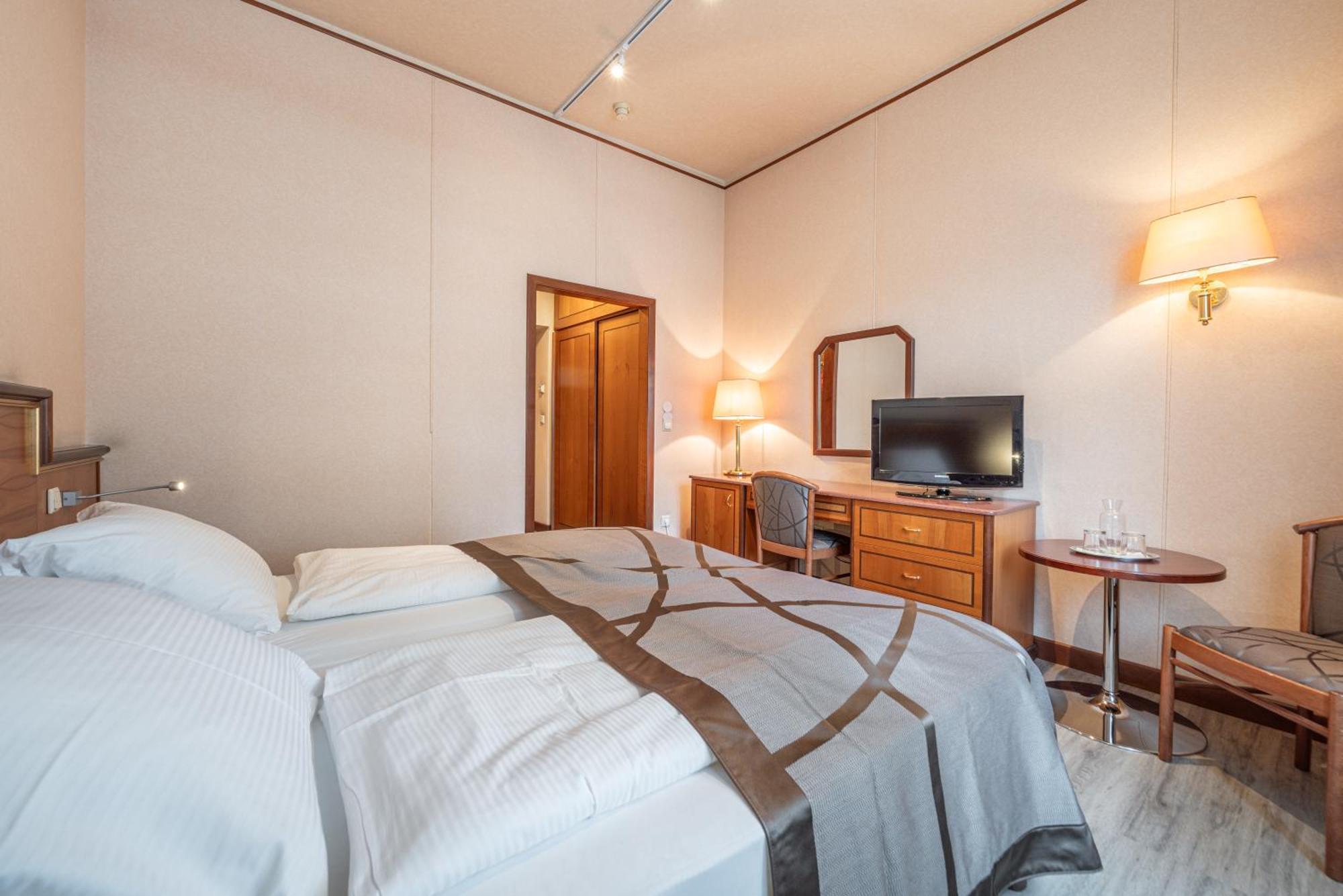 Hotel Neue Post I Self Check-In İnnsbruck Oda fotoğraf
